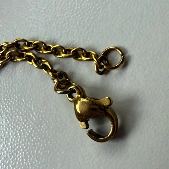 GOLD TONE Starfish Pendant Necklace - Picture 6 of 6